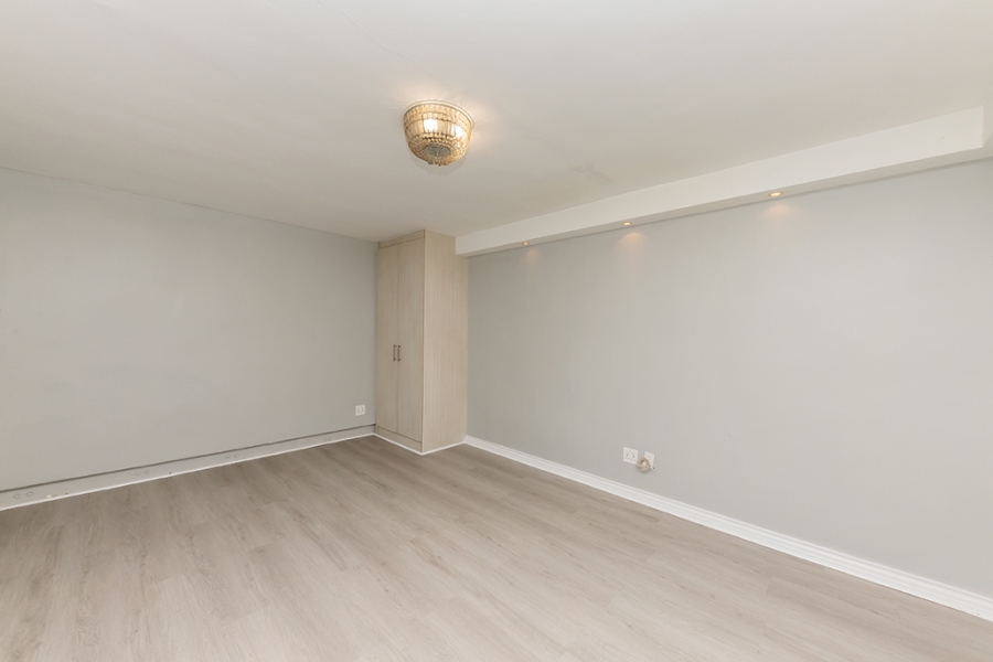 To Let 2 Bedroom Property for Rent in Green Point Western Cape
